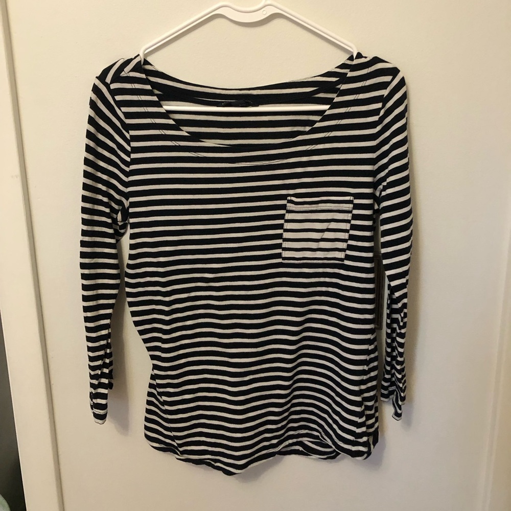 Banana Republic black and white 3/4 shirt
